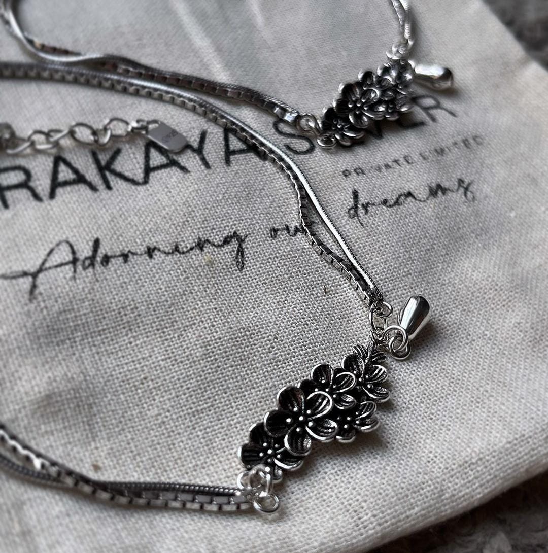 Stylish floral drop silver anklet with a lightweight and delicate feel