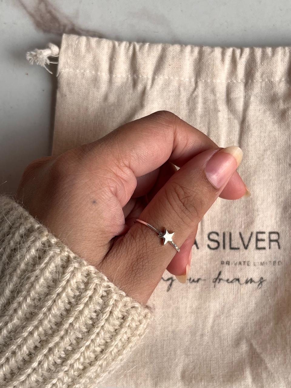 Simple Plain Star Ring in Silver
