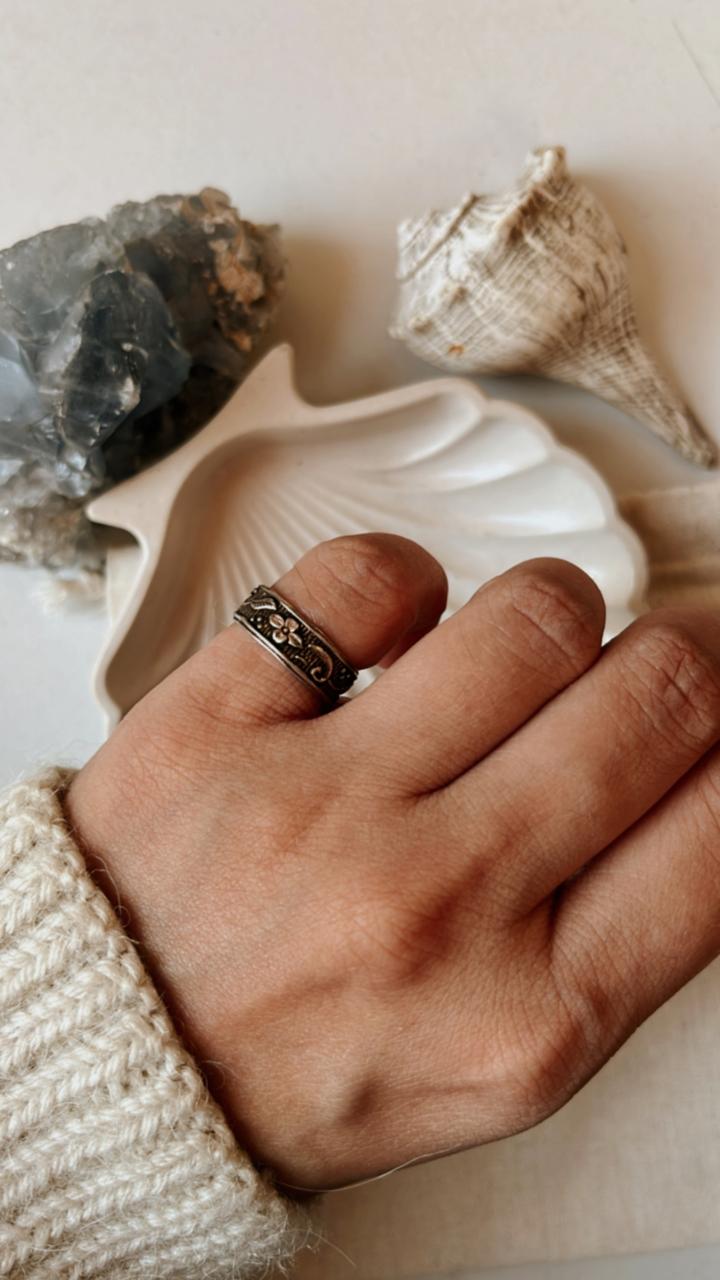 Delicate Flower Garden Silver Ring for Little Finger