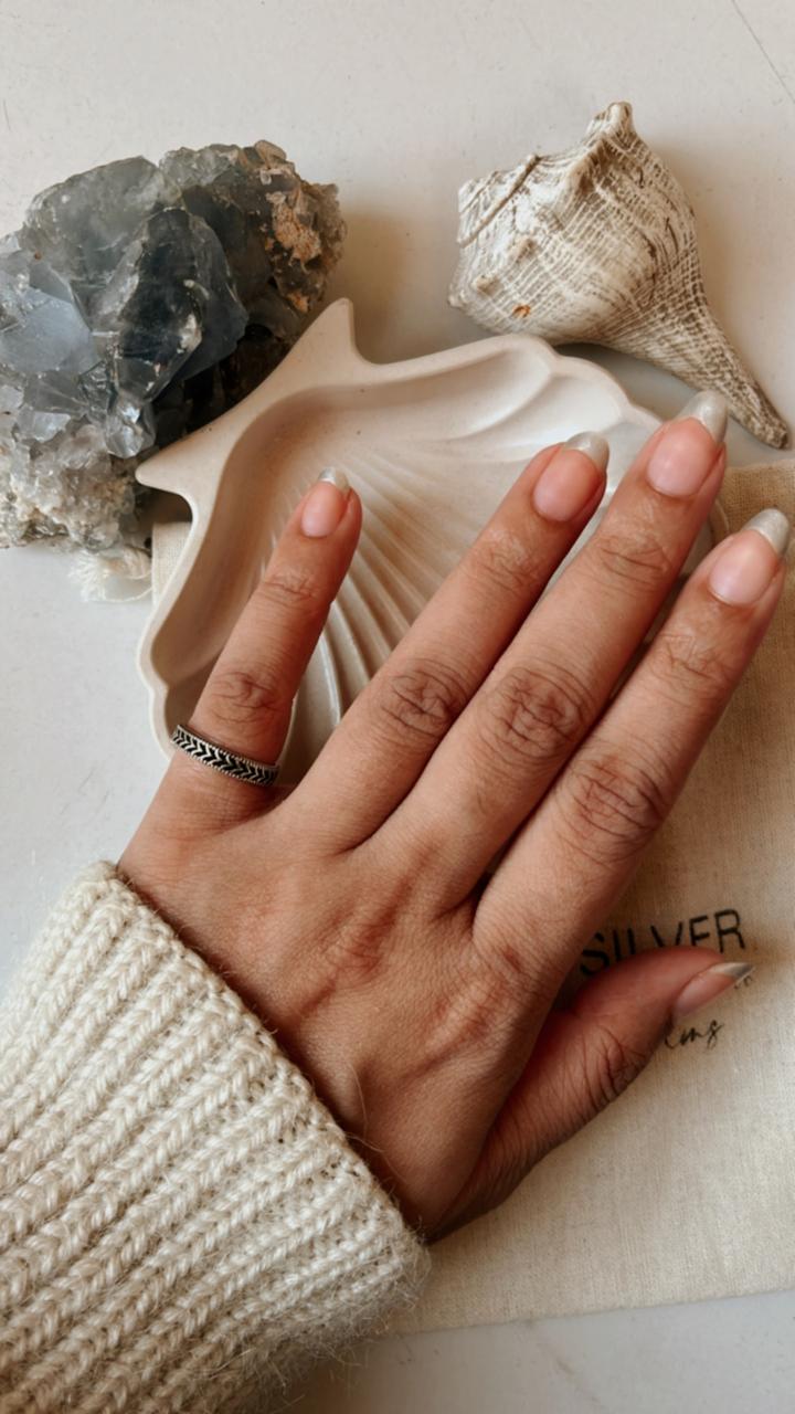 V Engraved Mid / Little Finger Silver Ring