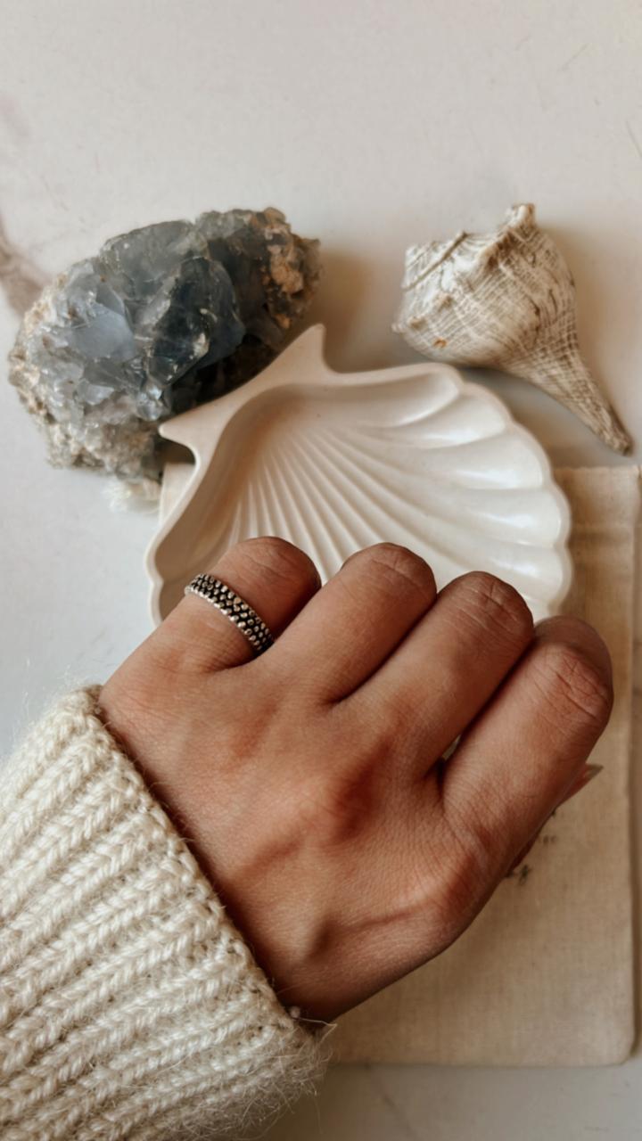 Elegant Rawa Silver Ring for Mid and Little Finger