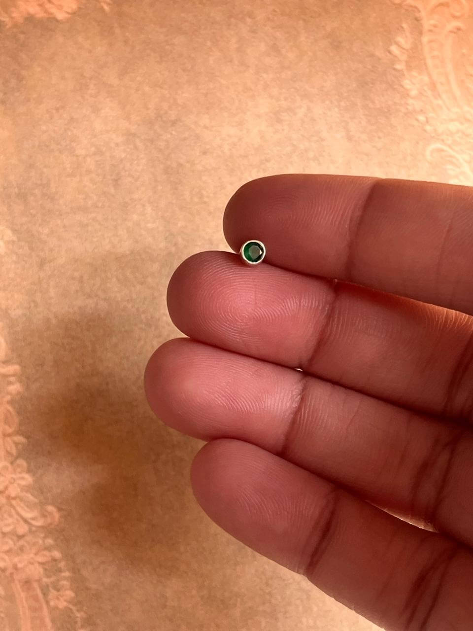 925 sterling silver screw back nose pin with green CZ gem