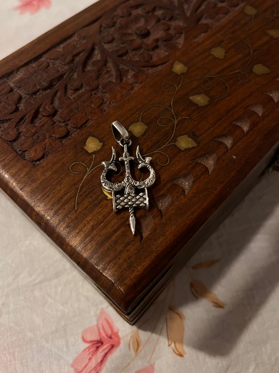 925 Silver Trishul Damru Pendant with Intricate Detailing