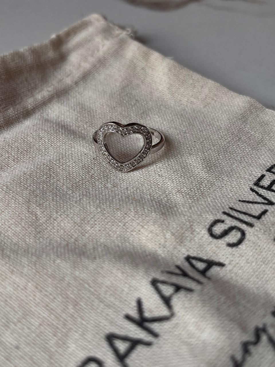 925 Silver Ring with White CZ Heart Detail for Fashionable Styles