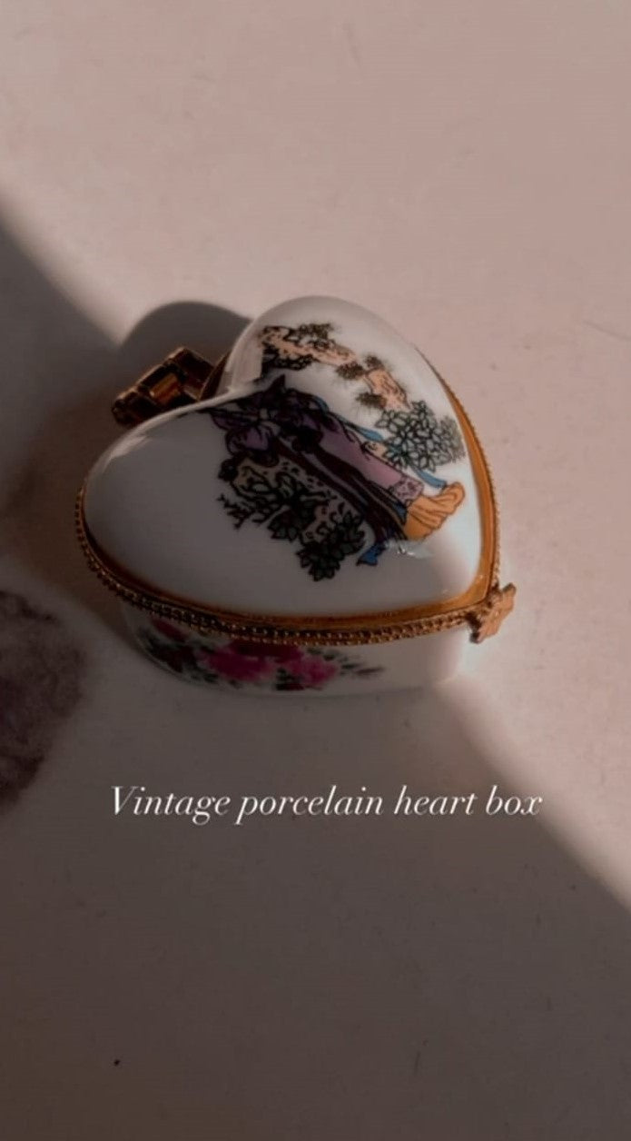 Elegant Vintage Mini Heart Box in Porcelain