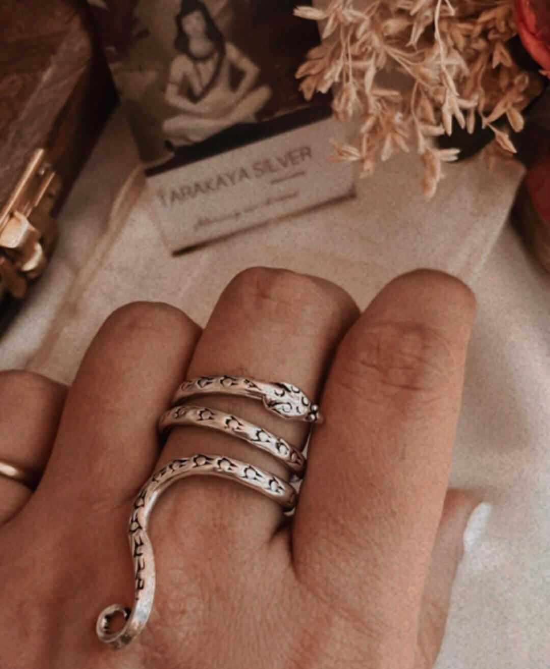 Elegant Serpent Wrap Design Silver Ring 925