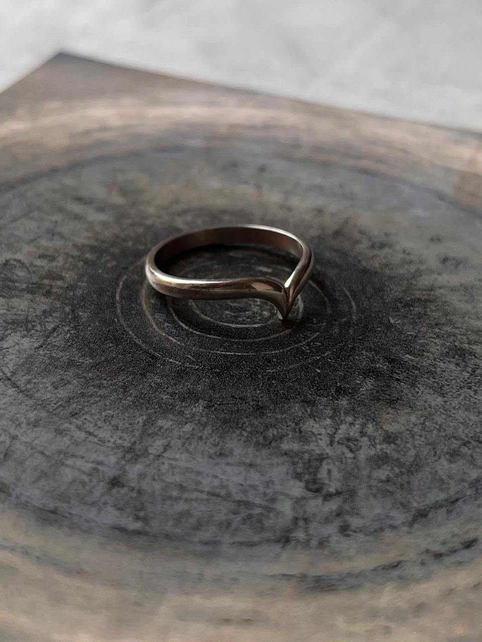Modern silver chevron ring for everyday wear