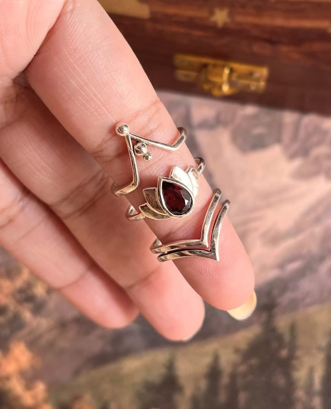 V Tribey & Double V design stack set with garnet gemstone