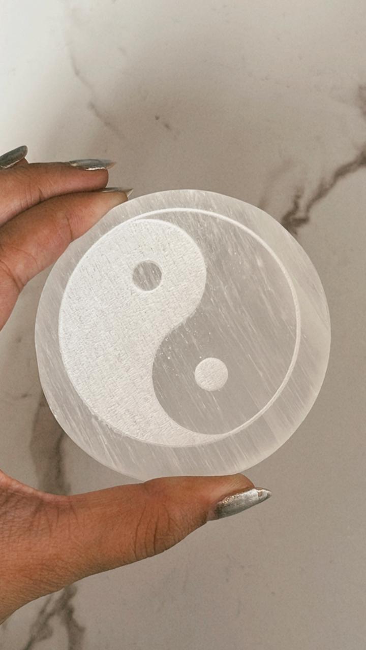 Selenite charging plate with harmonious Yin Yang symbol