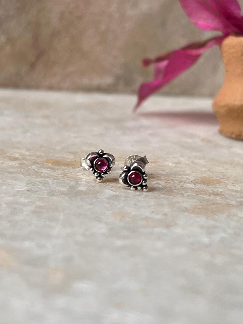 Designer 925 silver leaf-shaped stud earrings with pink CZ
