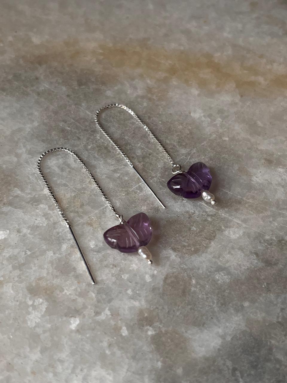 Sterling silver Sui Dhaga style earrings with amethyst and pearl accents