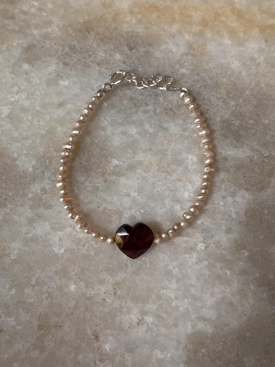 Natural pearl and red garnet bracelet for women