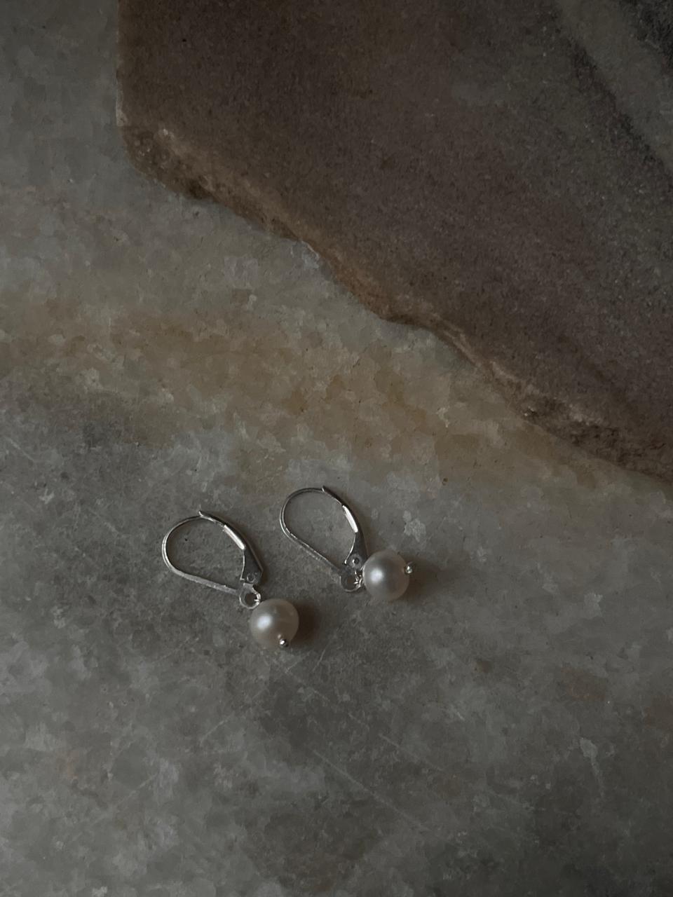 Elegant Round Freshwater Pearl Earrings in 925 Silver