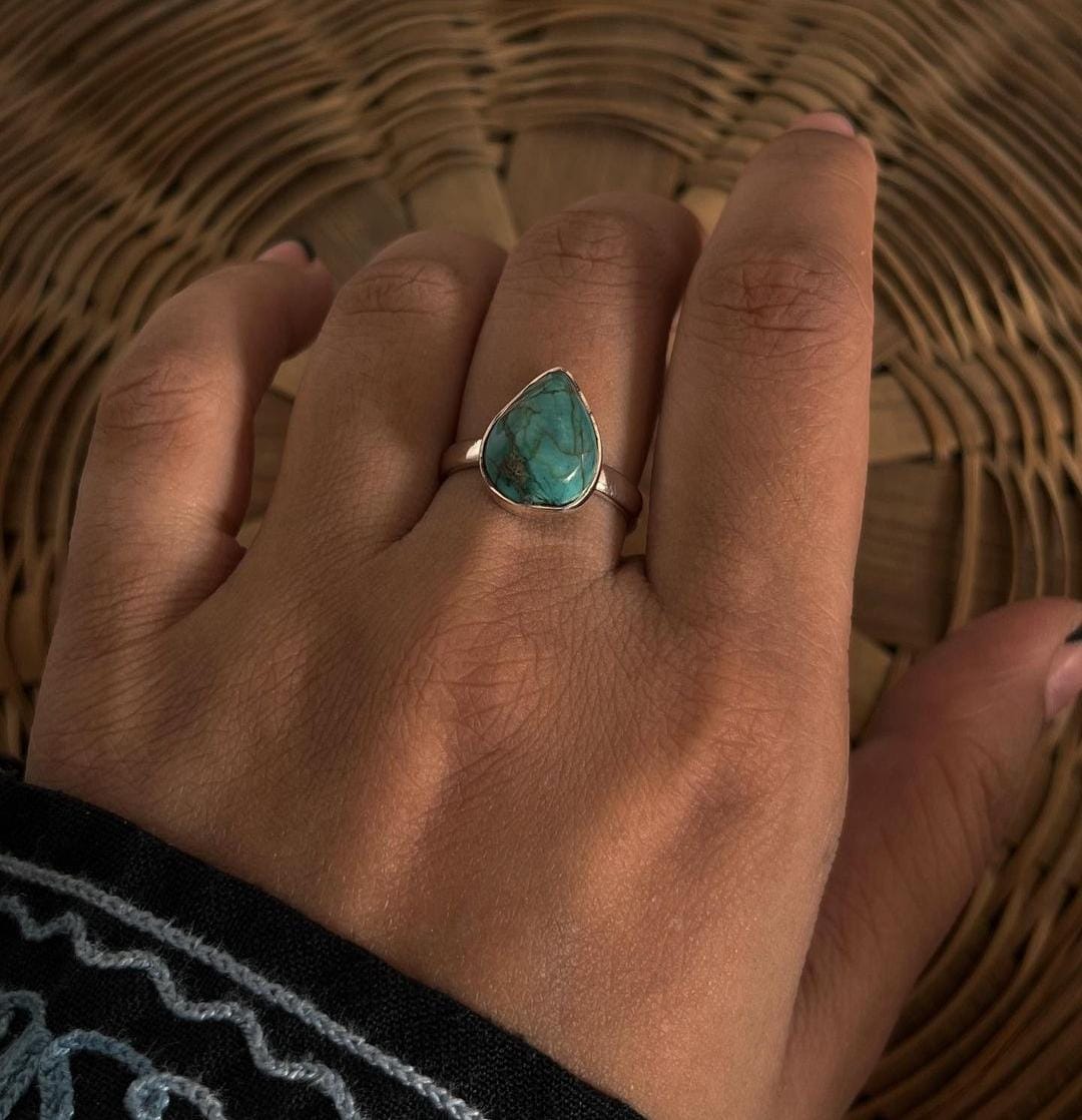 Elegant Tibet turquoise pear gemstone ring in silver