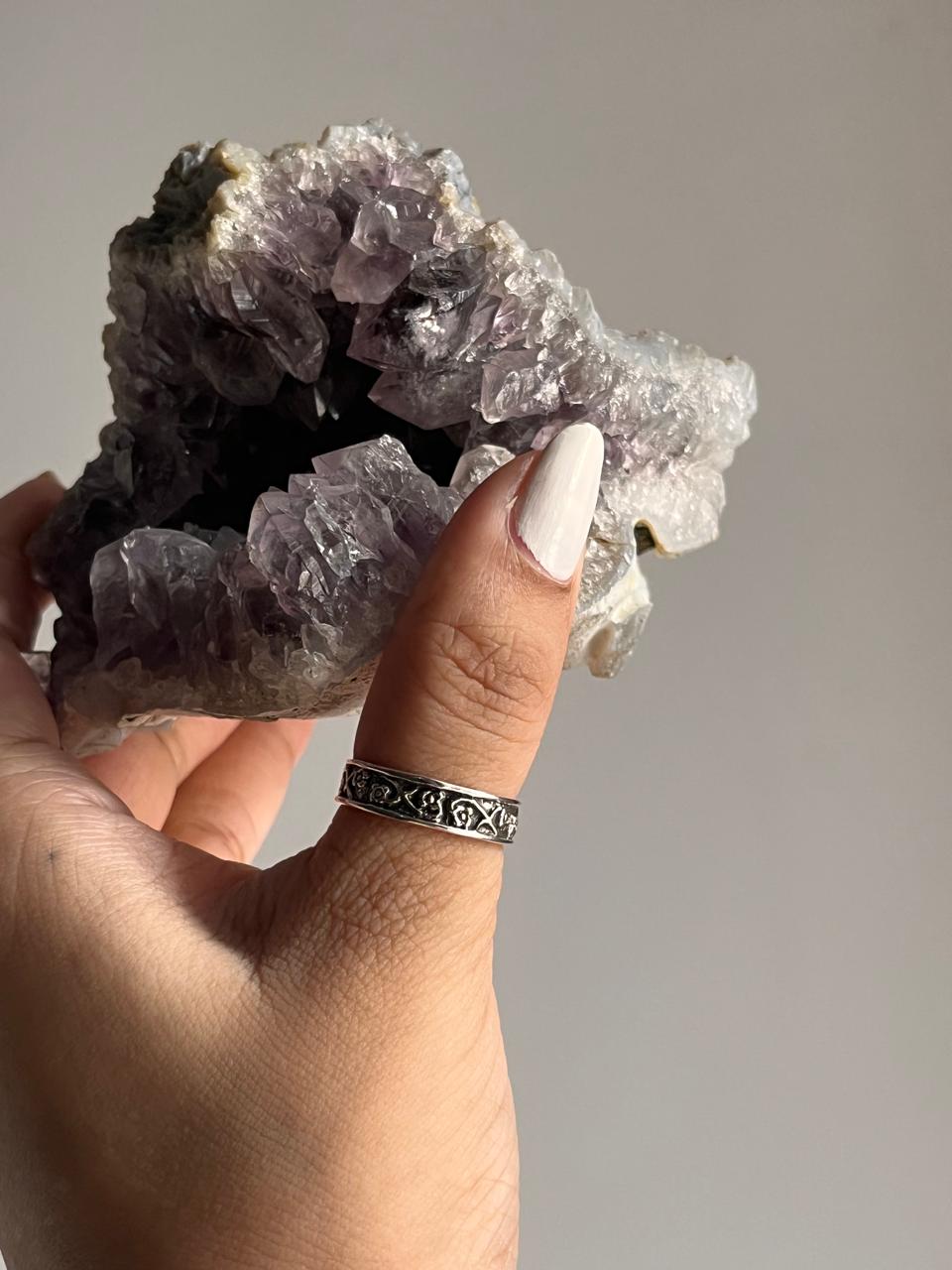Handcrafted floral engraved band silver ring with delicate, blooming engravings