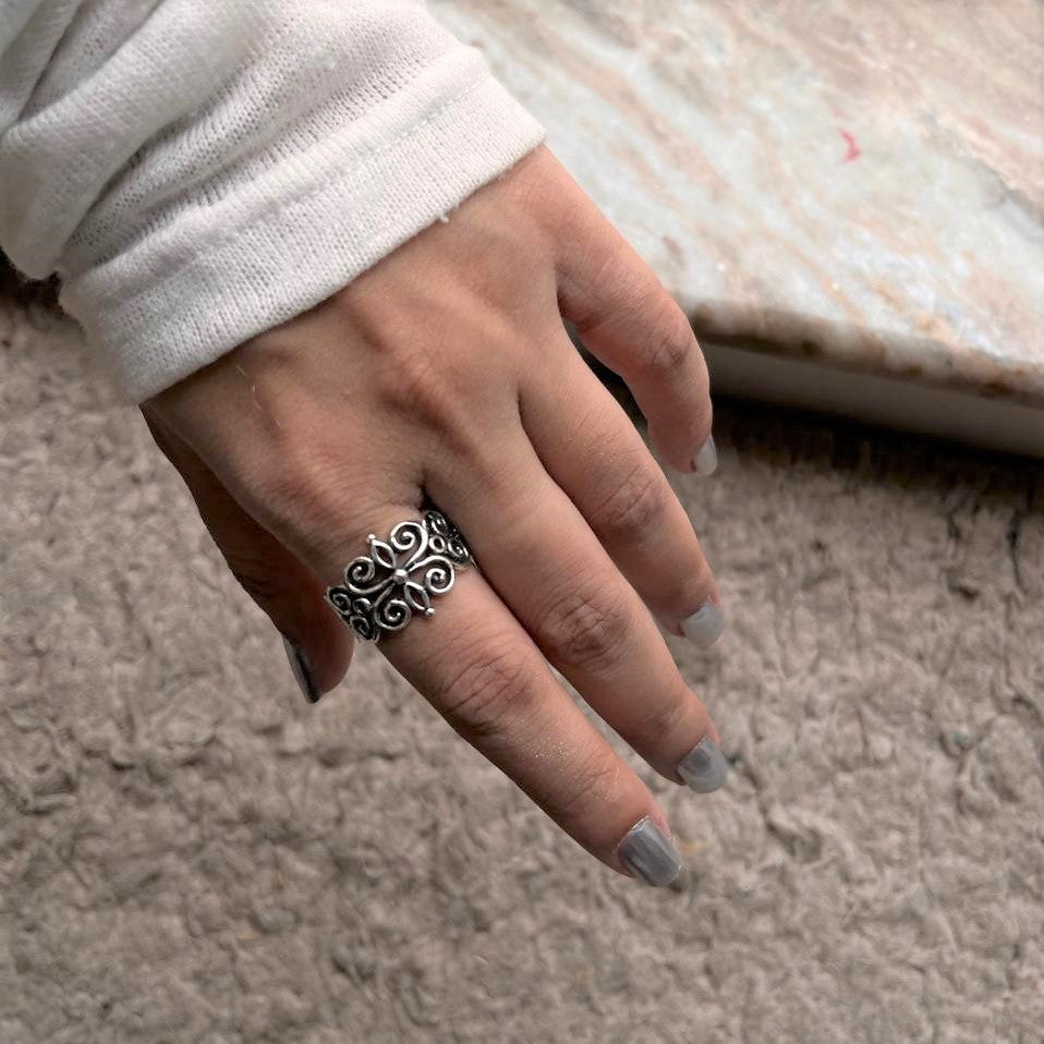 Bold Silver Fleur-de-lis Band Ring for Men and Women