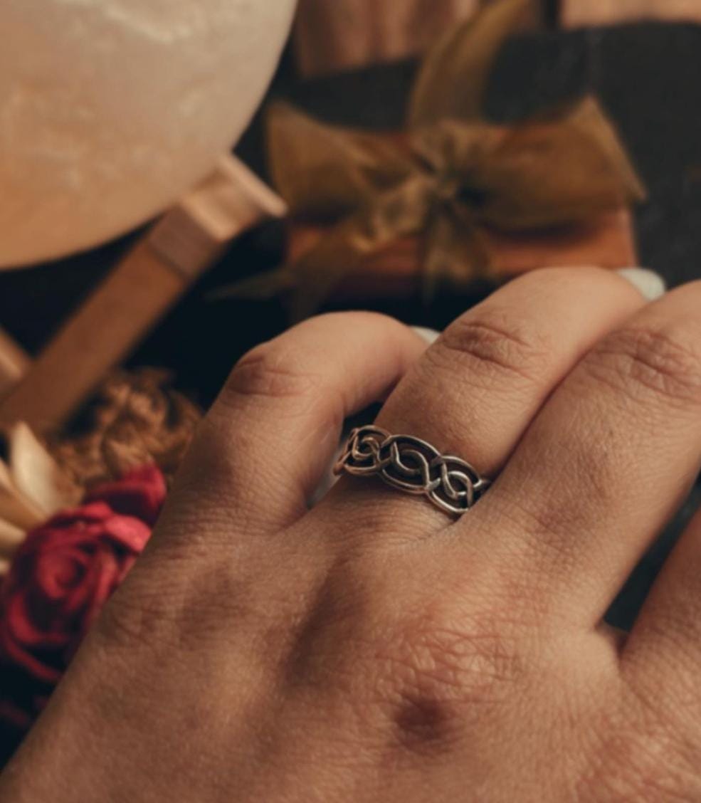 Timeless Arzoo ring in sterling silver with unique design.
