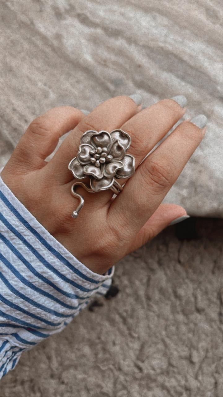 Sophisticated Blooming Beauty Handcrafted Ring in Silver 925