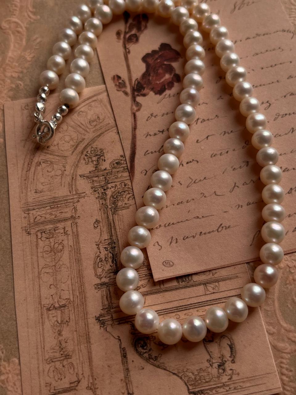 Natural Freshwater Pearls Necklace with Silver Setting