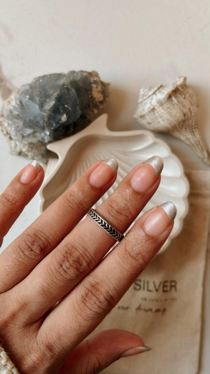 V Engraved Design Silver Ring for Mid or Little Finger