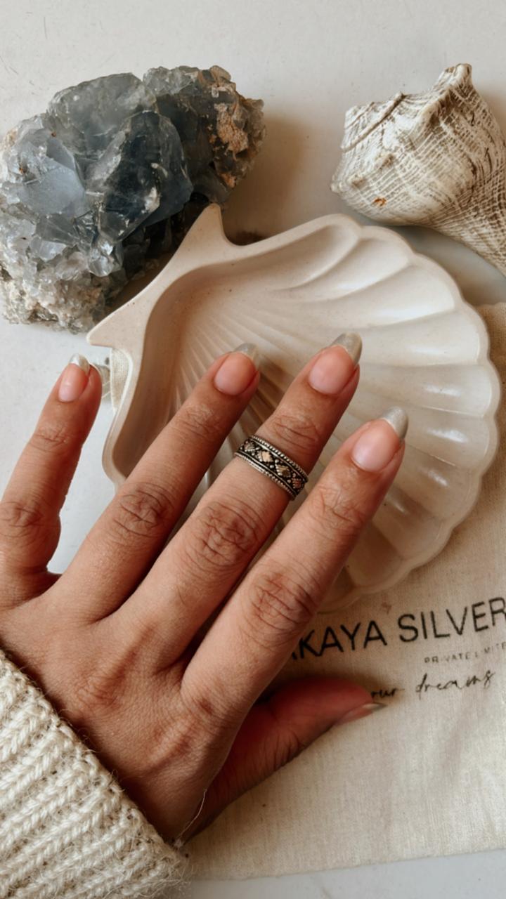 Tribal Rawa Silver Ring for Mid or Little Finger
