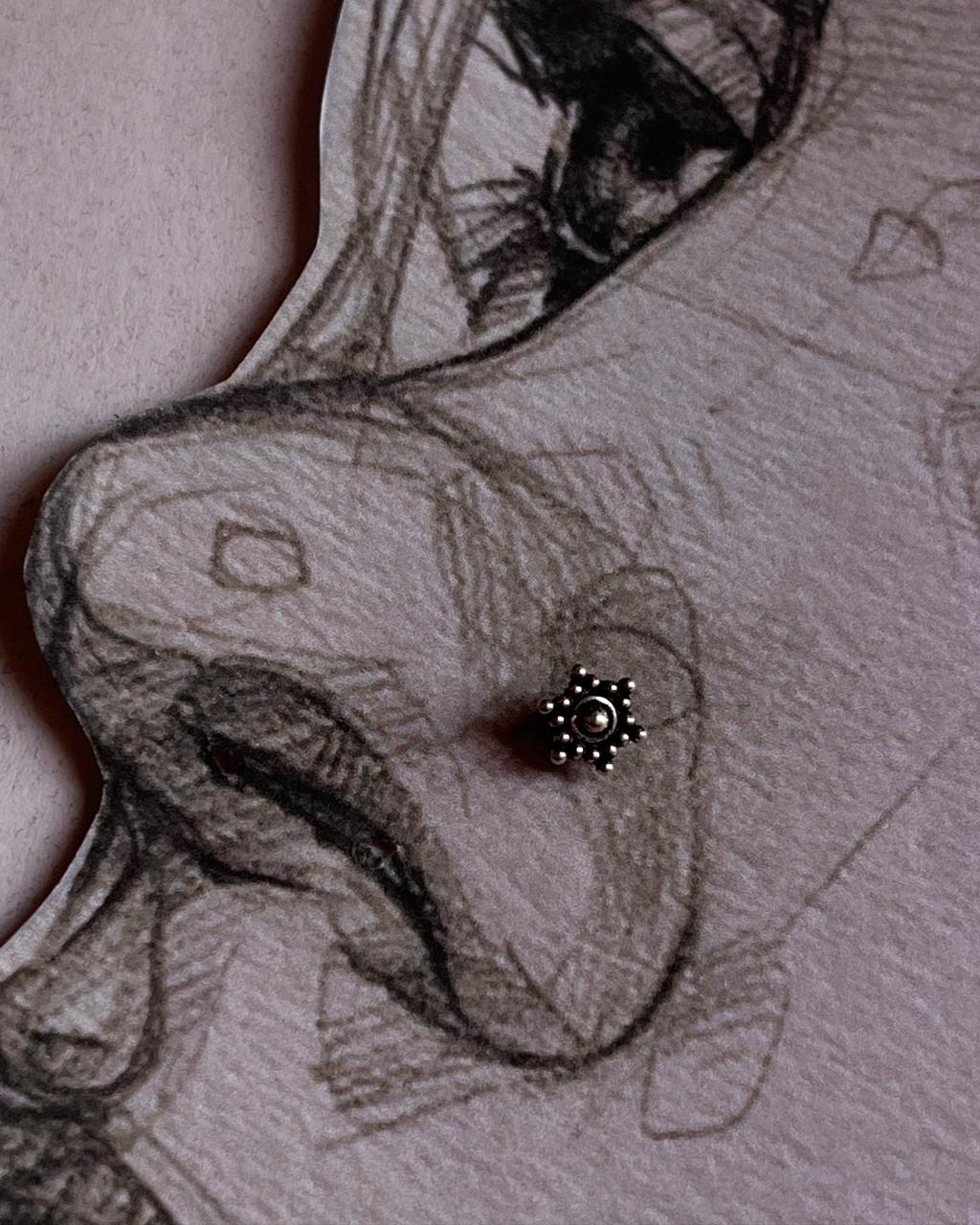 925 sterling silver nose pin with tribal Rawa design