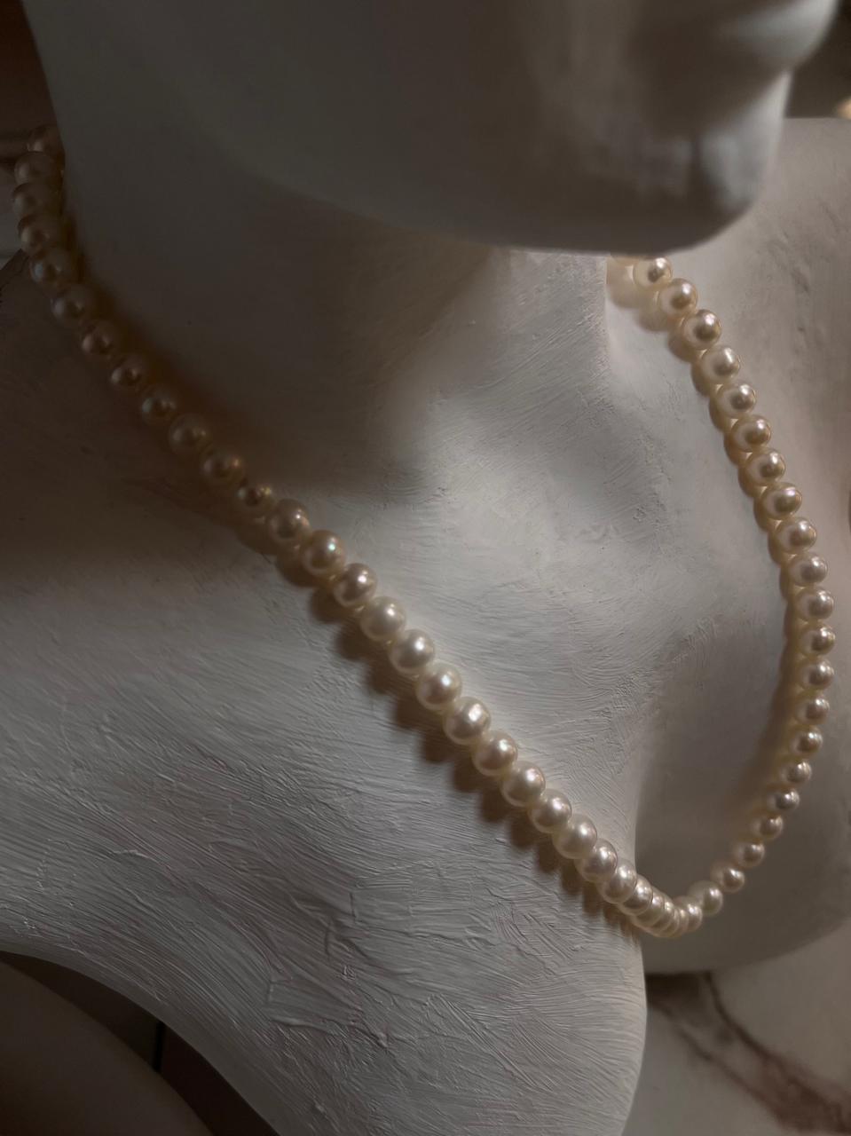 Delicate Silver Necklace with Round Freshwater Pearls