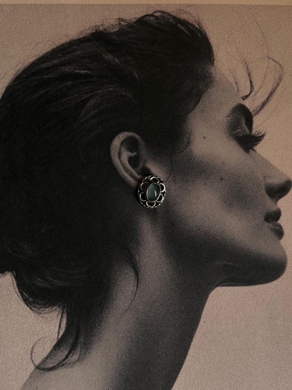 925 silver stud earrings with aqua chalcedony oval and flower detail