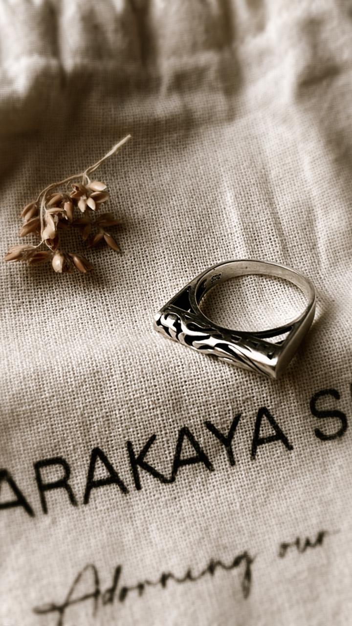 Vintage Motif Signet Silver Ring