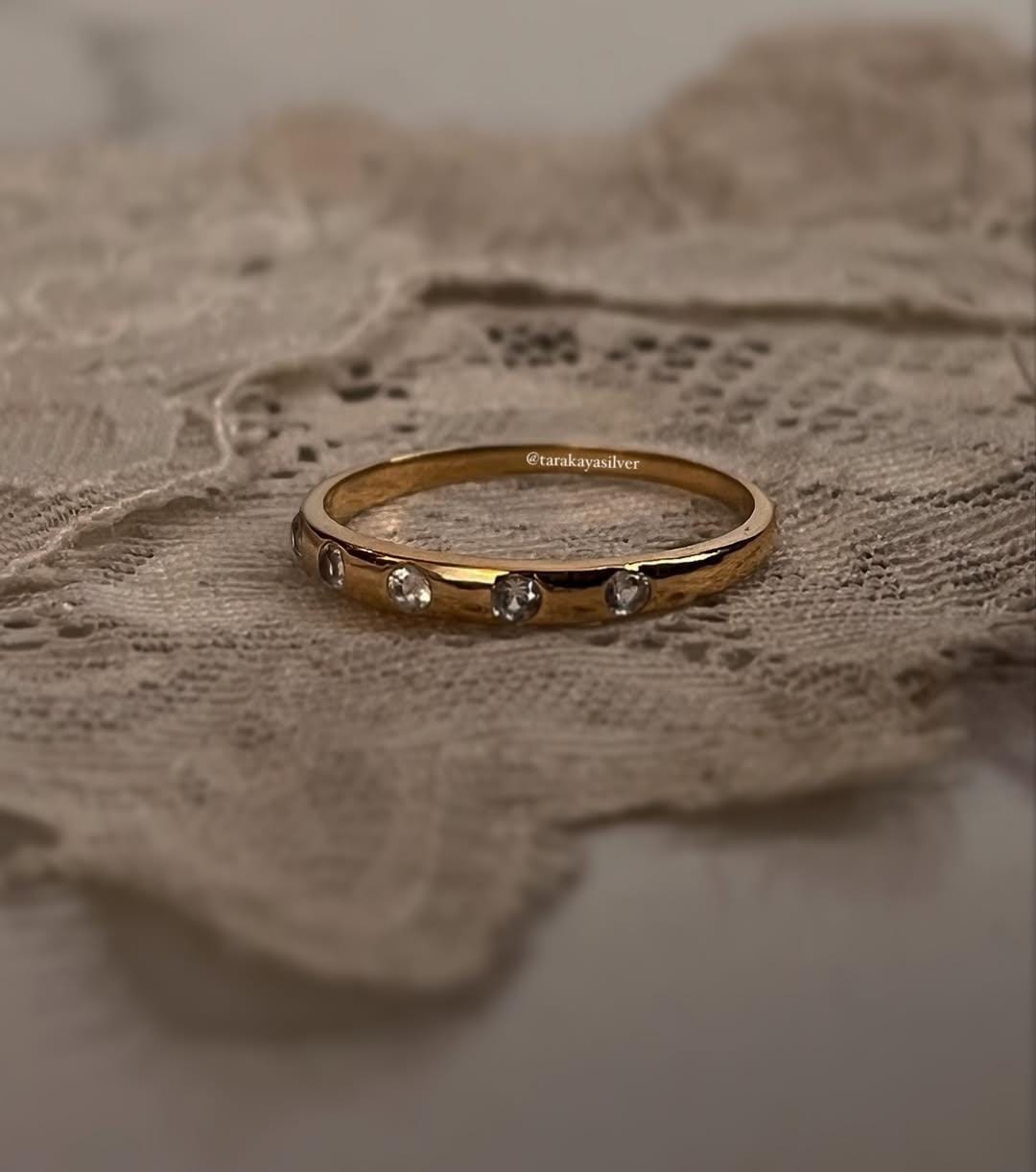 Gold Vermeil white topaz ring with Eclipse band design