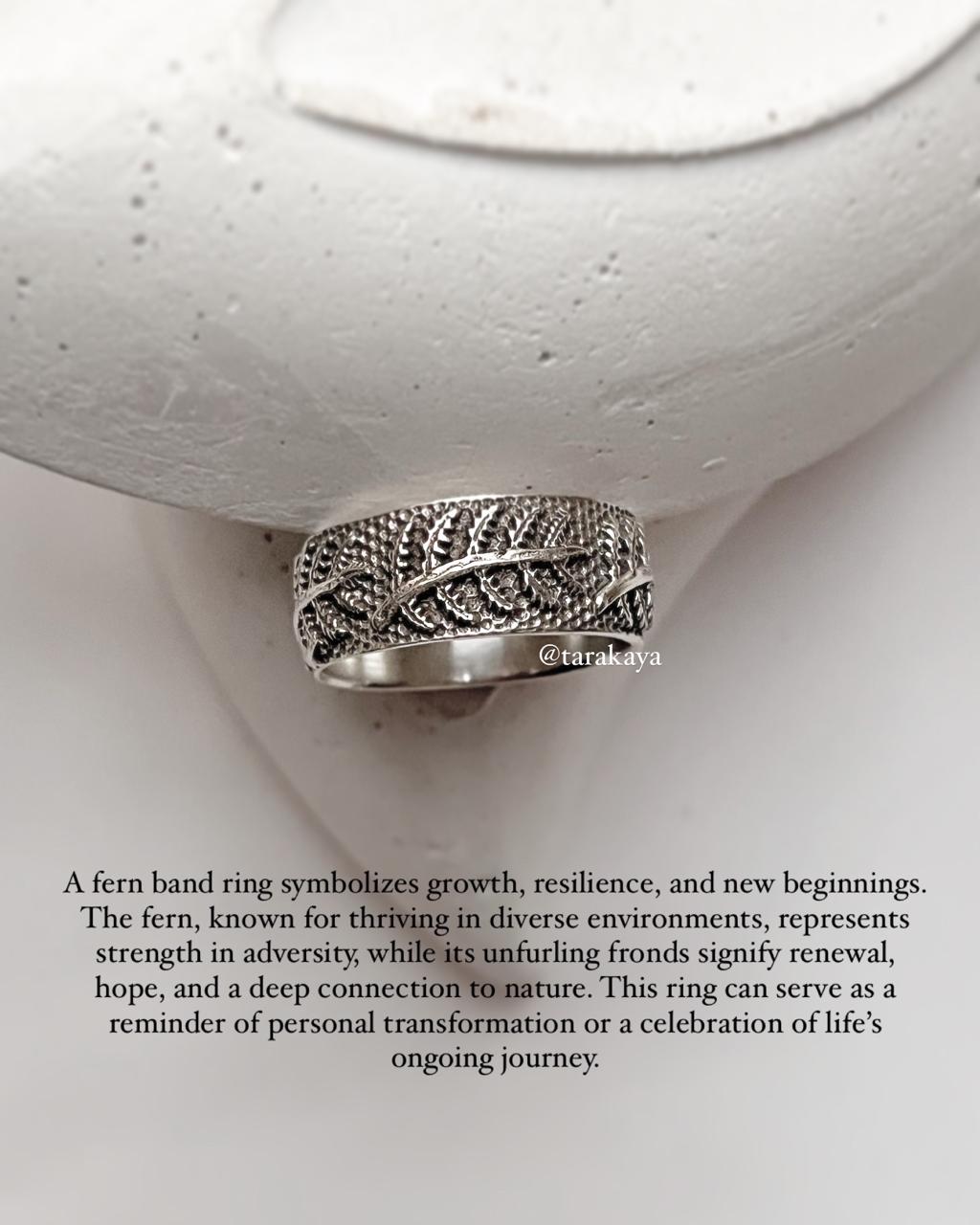 Forest Fern 925 Silver Ring - Detailed Fern Pattern on Silver Band