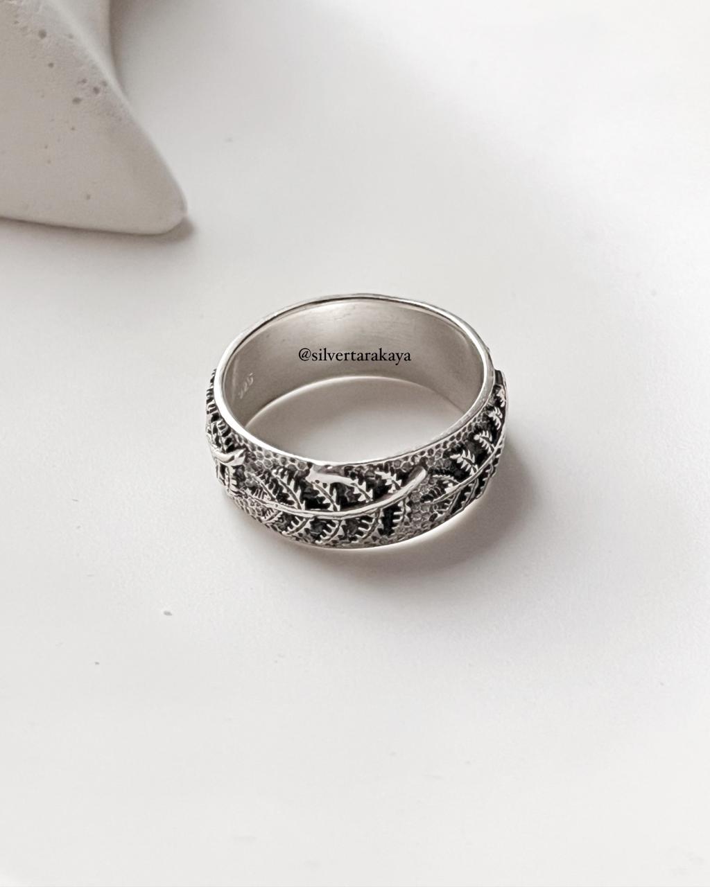 Forest Fern 925 Silver Ring - Beautiful Silver Band with Fern Details
