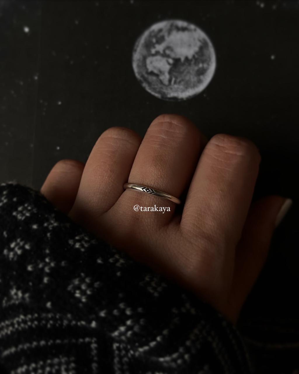925 Silver Tribal Engraved II Ring - Elegant Tribal-Inspired Design
