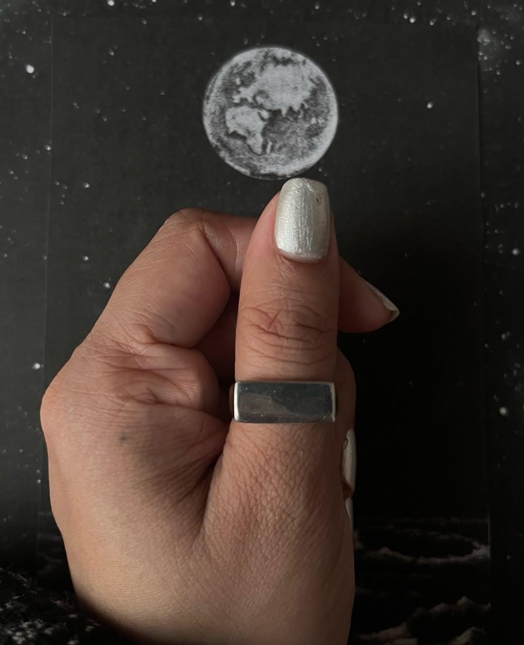 Handcrafted Plain Signet 925 Silver Ring for Everyday Wear