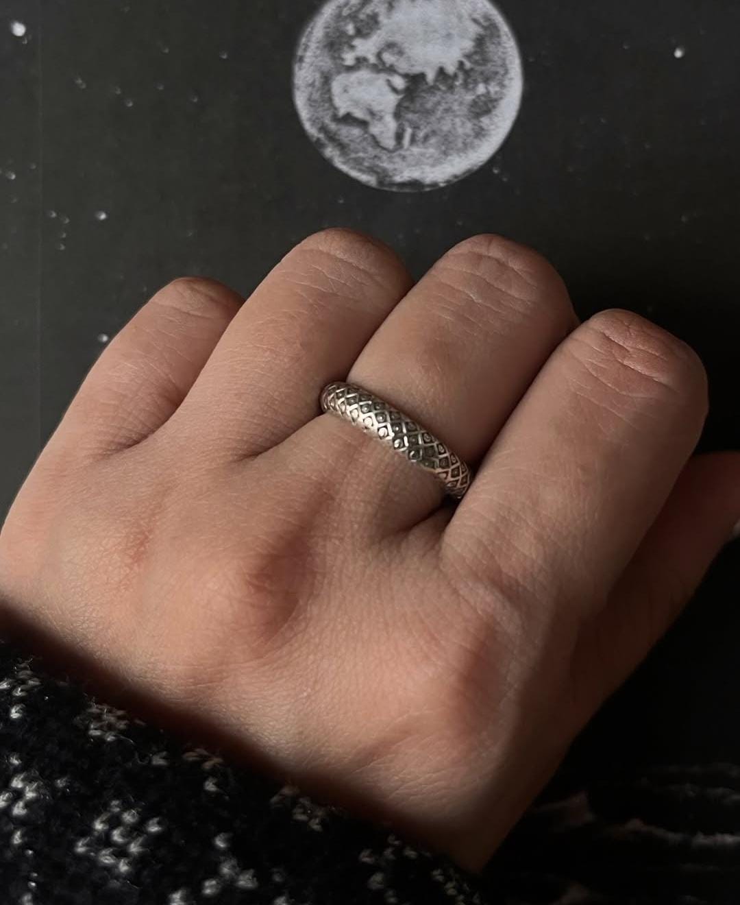 Handcrafted Snake Aura 925 Silver Ring for Bold Fashion