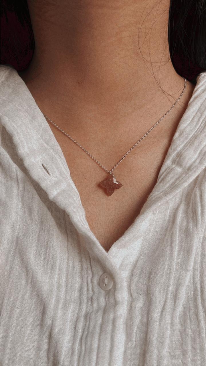 Elegant Strawberry Quartz Clover Crystal Necklace