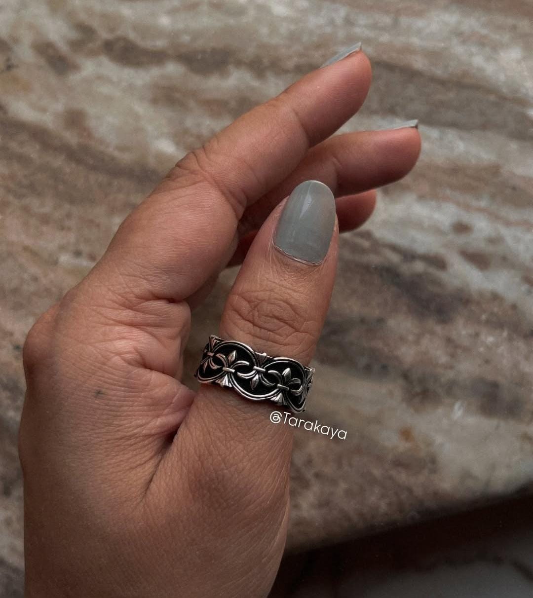 925 Silver Fleur De Lis Black Band Ring for Classic Style