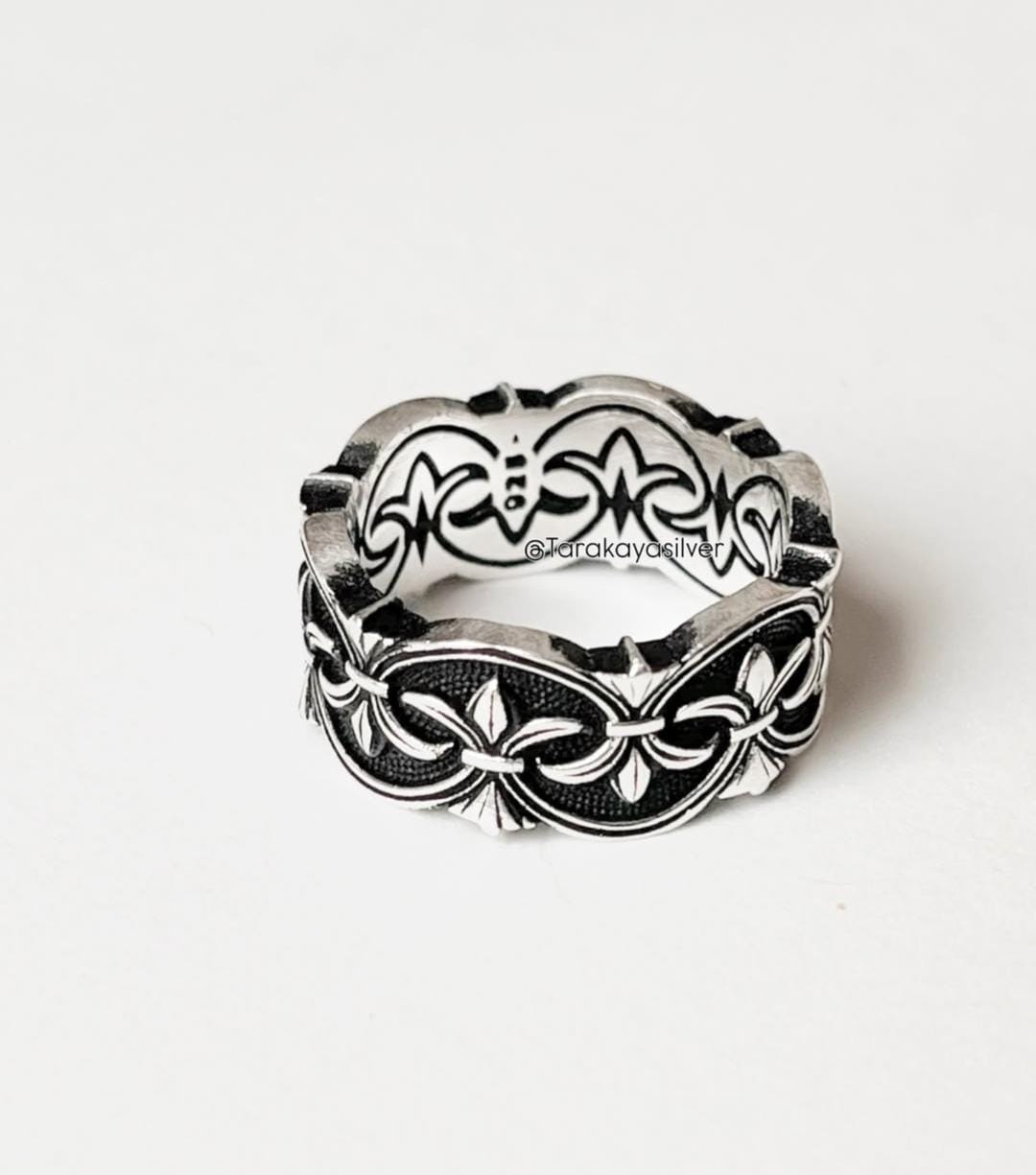 925 Silver Black Band Ring with Fleur De Lis Motif