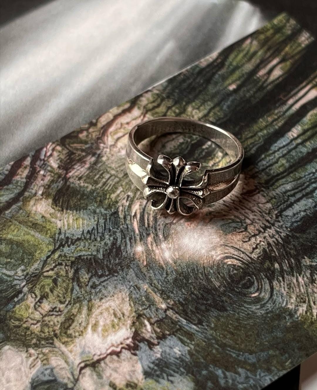 Fleur De Lis 925 Silver Ring with Intricate Design