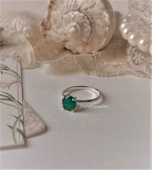 Green onyx round solitaire 925 silver ring