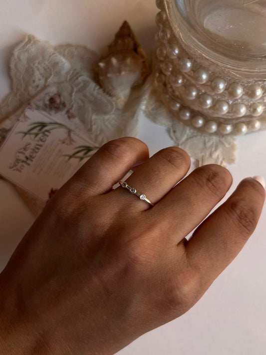 925 silver rope band ring with three white topaz stones