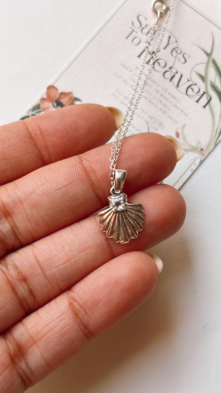 Blue topaz Sea Shell 925 Sterling Silver Necklace