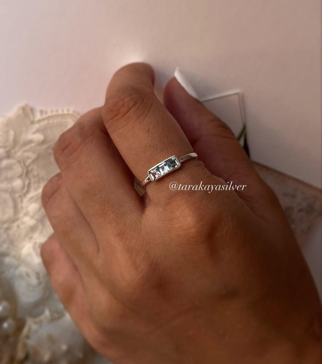 Three-stone blue topaz ring in 925 sterling silver