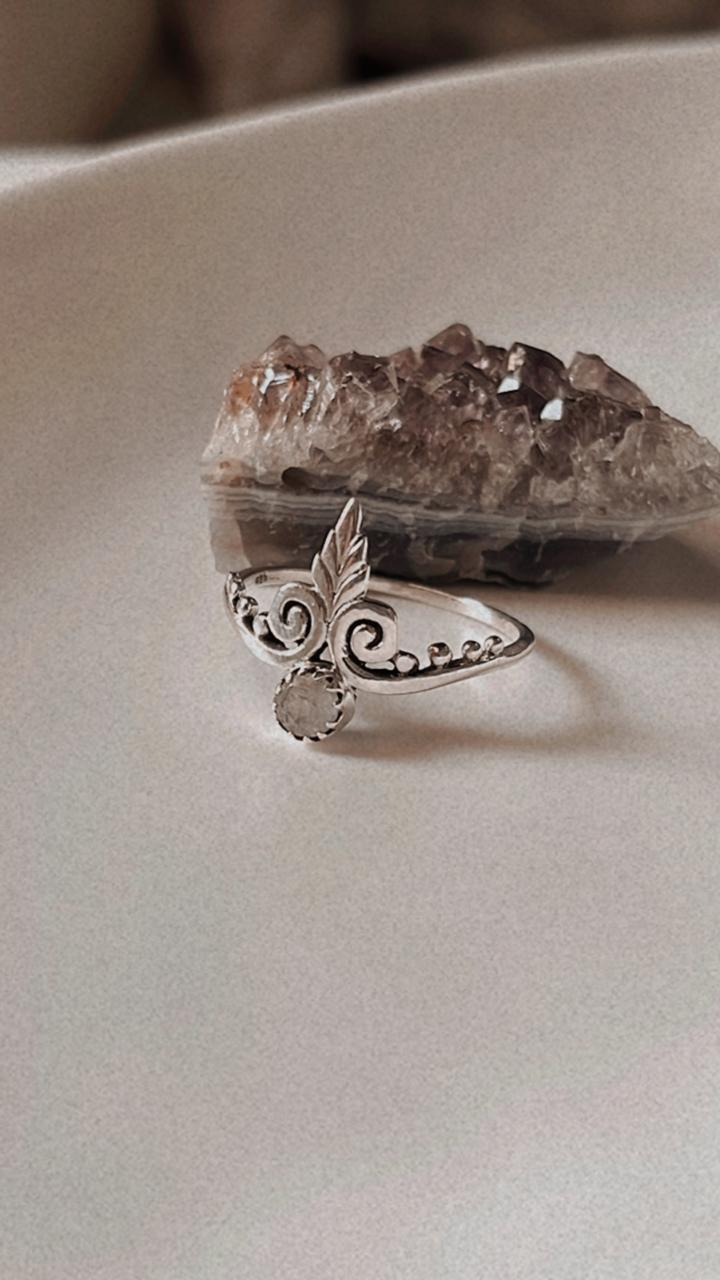 Moonstone Balinese Rawa Leaf 925 Sterling Silver Ring