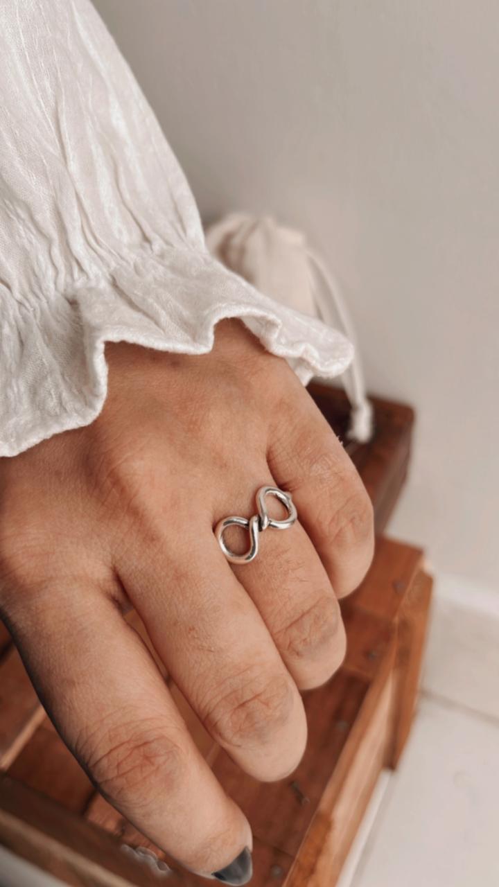 Handcrafted infinity twist ring in 925 sterling silver