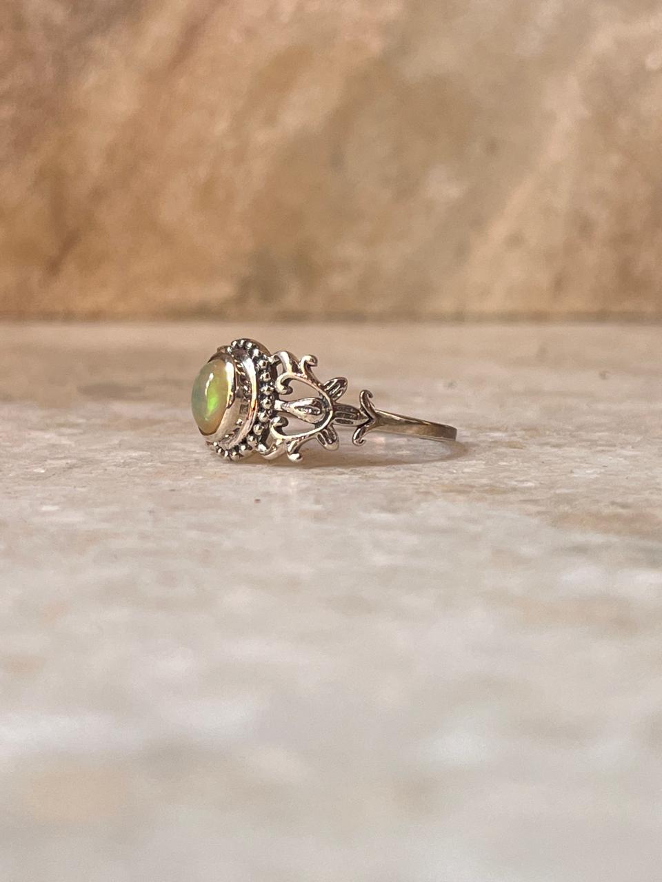 Vintage Motif Opal 925 Sterling Silver Ring