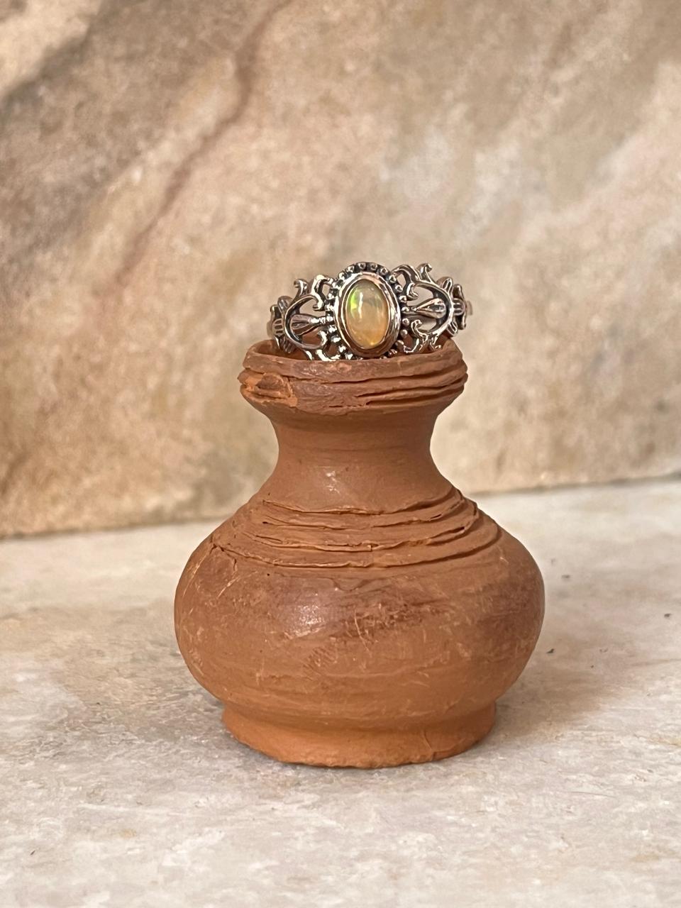 Vintage Motif Opal 925 Sterling Silver Ring