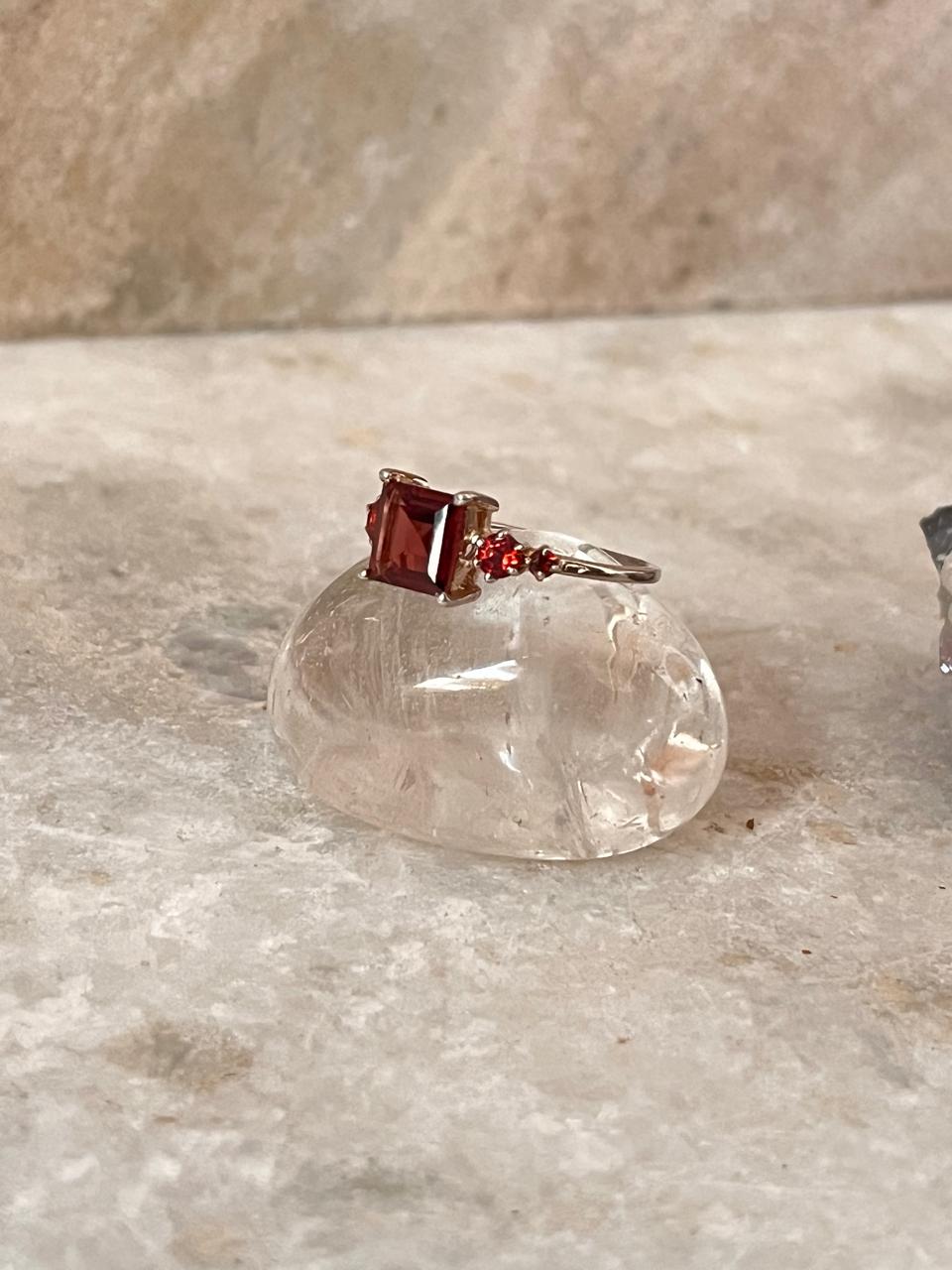 Garnet Square Cut Vintage 925 Sterling Silver Ring