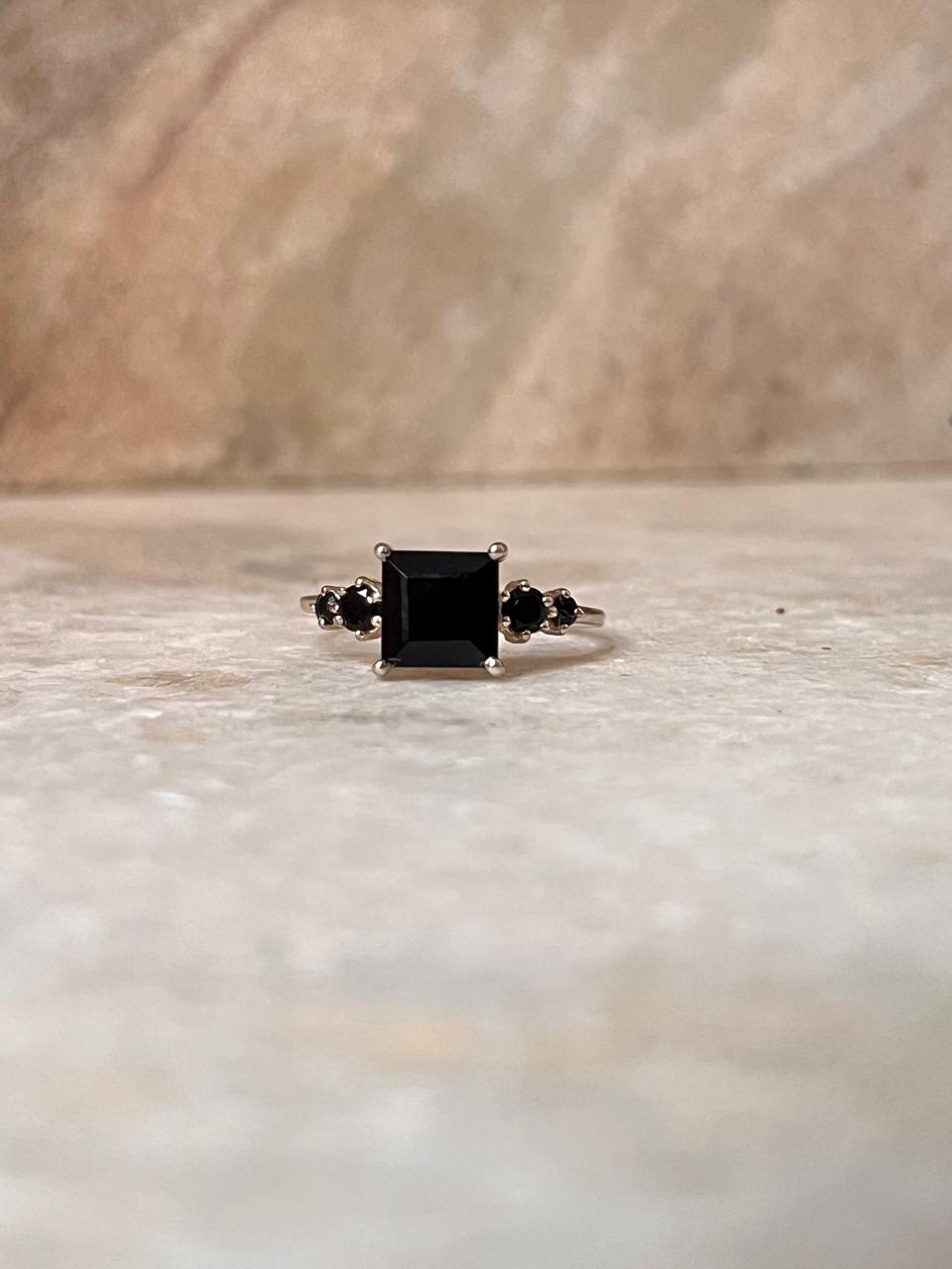Black Onyx Square Cut 925 Sterling Silver Ring