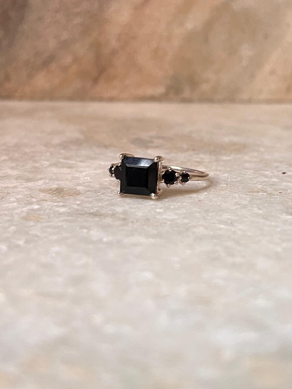 Black Onyx Square Cut 925 Sterling Silver Ring